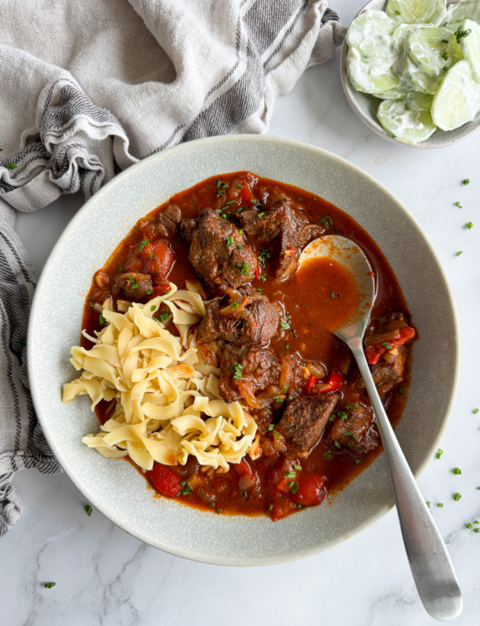 Hungarian Goulash (Pörkölt)